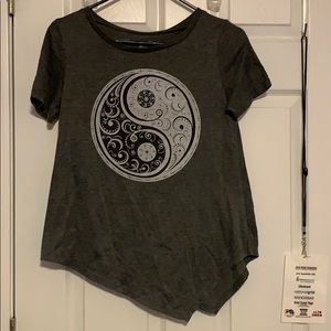 Grey yin and yang a line shirt